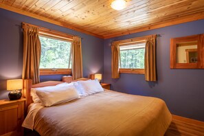 3 slaapkamers, een strijkplank/strijkijzer, reisbedje, gratis wifi