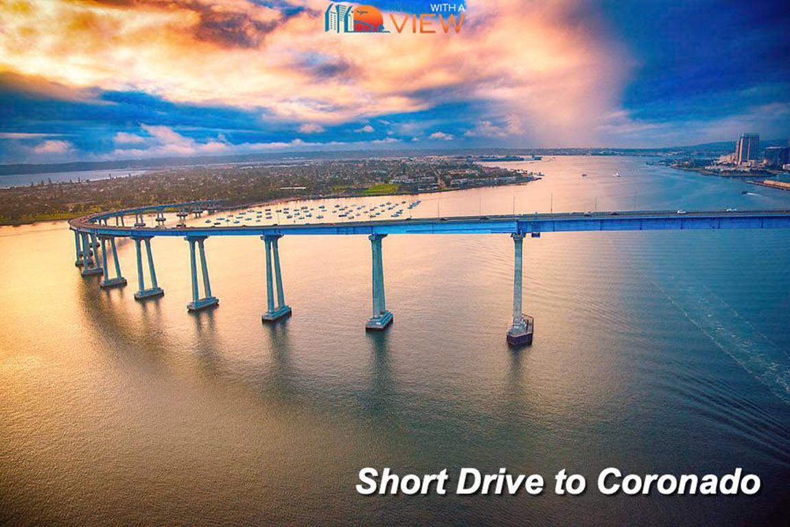 Un pont sobre l'aigua, amb la frase "Short Drive to Coronado" visible.