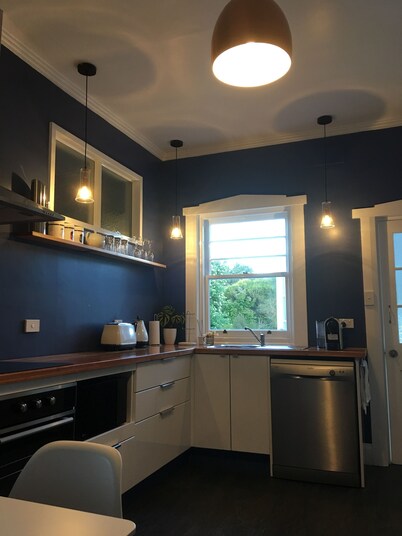 ROCKLYN HOUSE - QUIET, CONVENIENT & CENTRAL LOCATION
