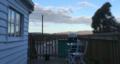 ROCKLYN HOUSE - QUIET, CONVENIENT & CENTRAL LOCATION