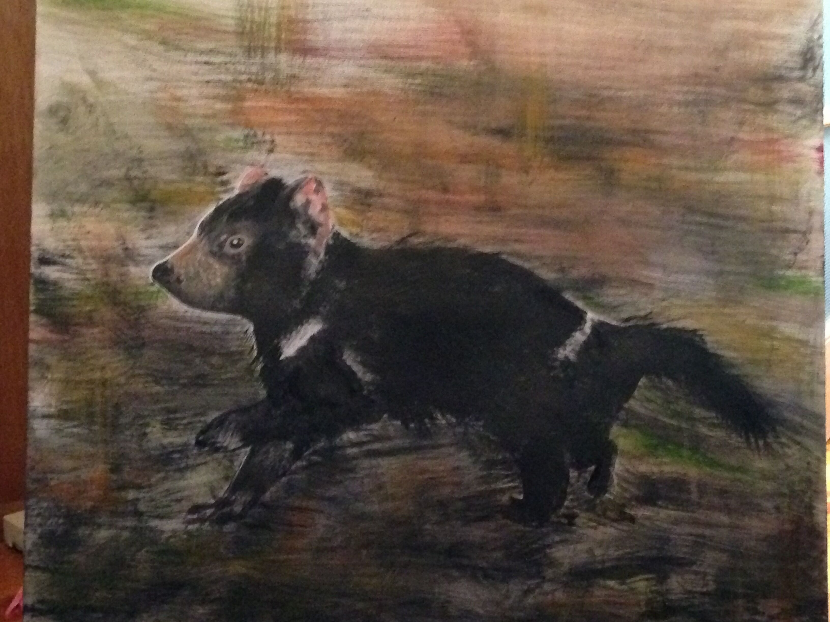 Een schilderij van een bewegende hond, met een onscherpe achtergrond die beweging weergeeft.