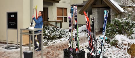 Ski Valet