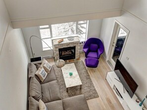 Smart TV, fireplace, DVD player