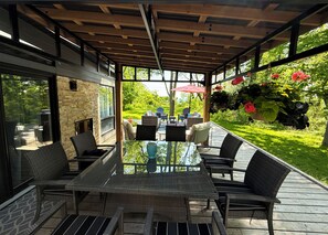 Outdoor dining - Support your nature prescription at The Nest, situated in a conservation area! (Amherstburg)