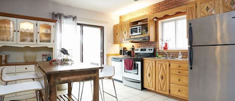 Refrigerador, microondas, parrilla de estufa y lavavajillas