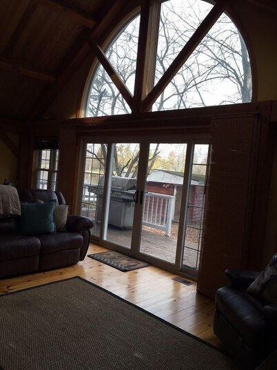 Stunning Executive, Post & Beam, Fenelon Falls/Bobcaygeon Waterfront Retreat