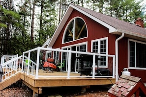 Exterior - Stunning Executive, Post & Beam, Fenelon Falls/Bobcaygeon Waterfront Retreat (Kawartha Lakes)