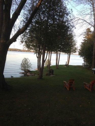 Stunning Executive, Post & Beam, Fenelon Falls/Bobcaygeon Waterfront Retreat
