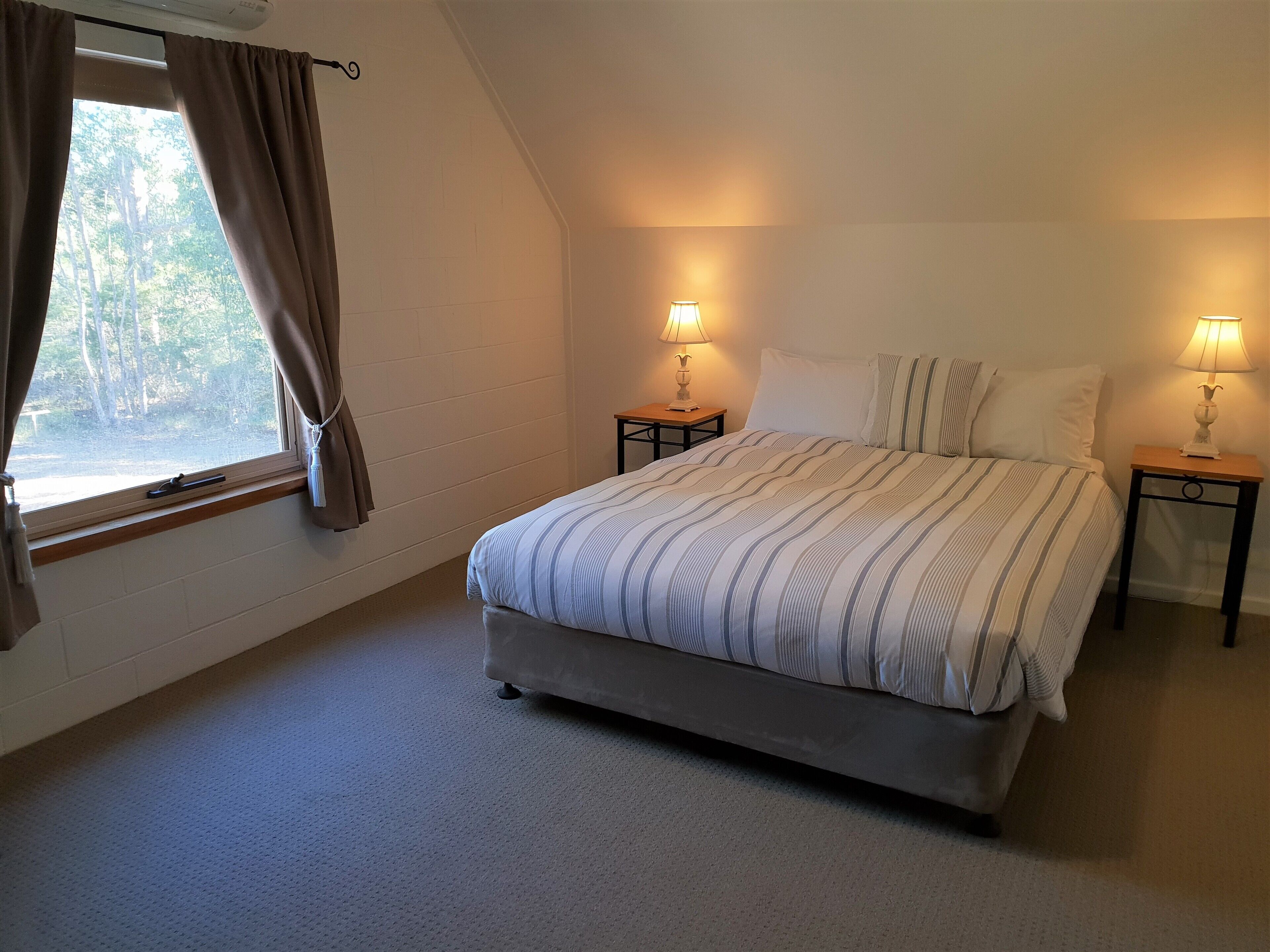 Currawong Cottage Hunter Valley central to wineries restaurants & attractions — image 13