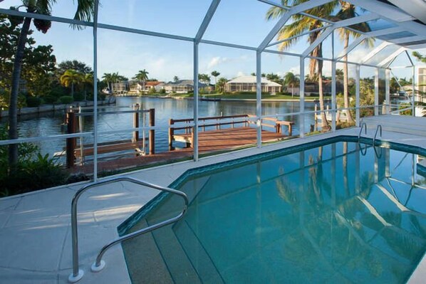 Piscine extérieure, piscine chauffée