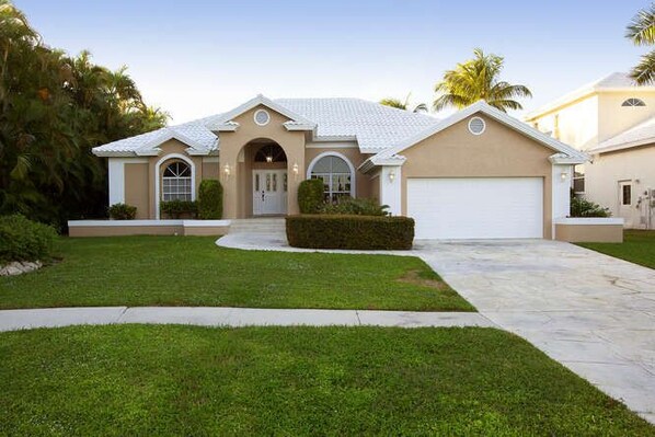 Unclassified image, 1 of 12, button