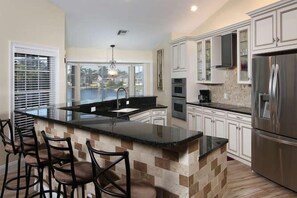 Unclassified image, 2 of 12, button