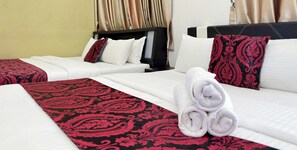 Comfort-studio, kaupunkinäköala | Minibaari, työpöytä, äänieristys, silitysrauta/-lauta