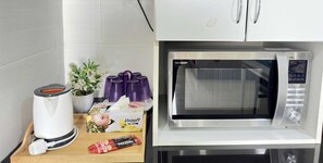 Comfort Studio, City View | Coffee and/or coffee maker