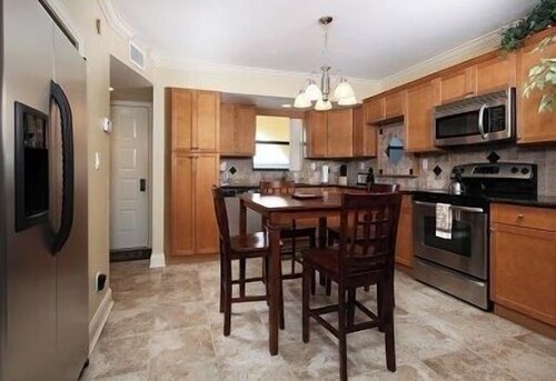 ANCVC506 - Lomakeskus lahdella.