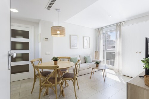 Condo decorated in modern style, with wifi. - only families