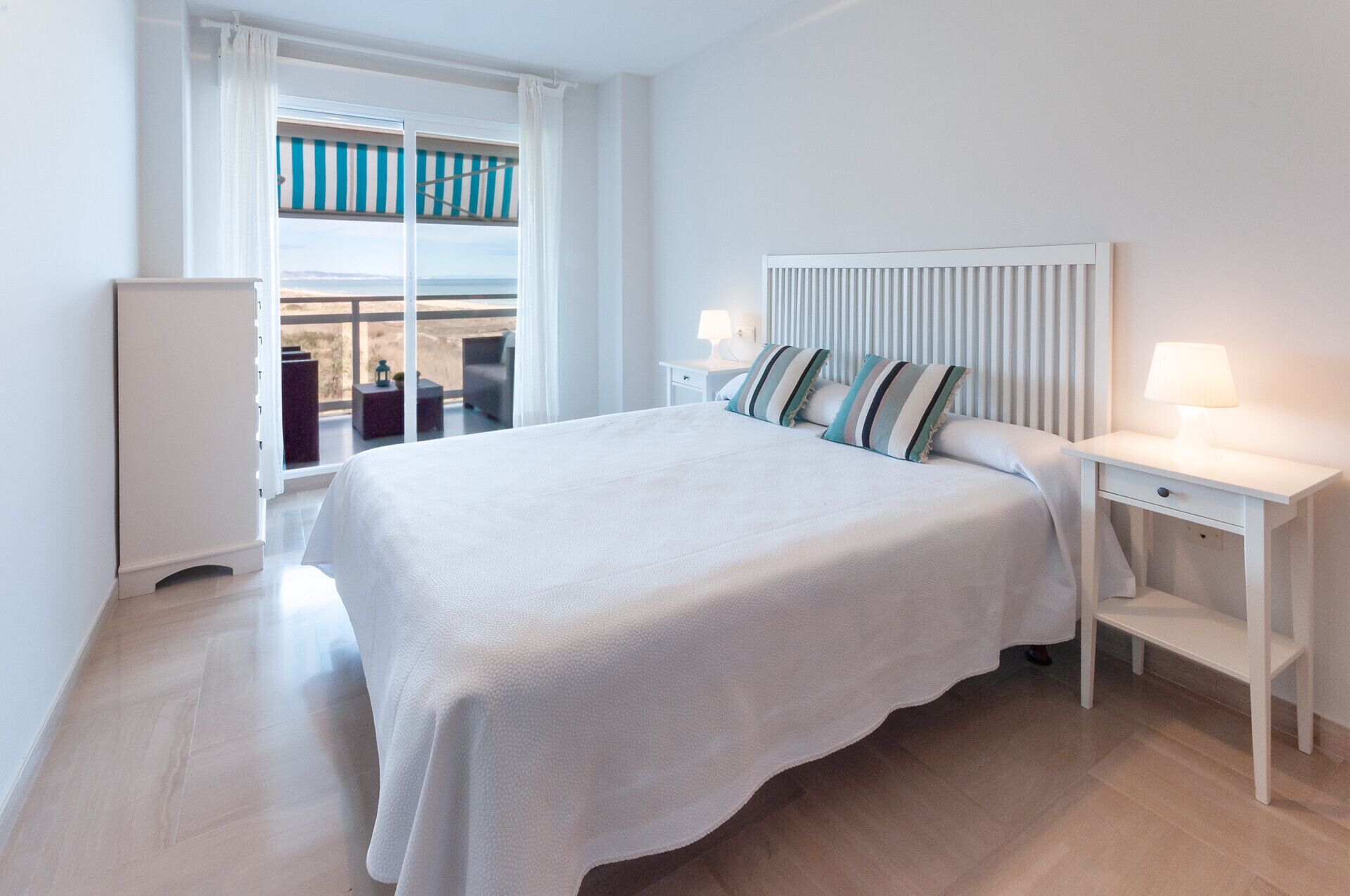 3 chambres, fer et planche à repasser, Wi-Fi gratuit, draps fournis