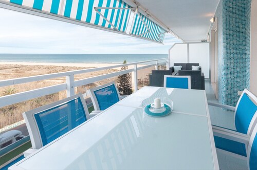 AG AIGUABLAVA 5 Sviitti merinäköalalla, jossa on ilmainen WiFi-yhteys, HD-TV. Fabulous!