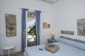 8 bedrooms, iron/ironing board, WiFi, bed sheets - Stylish seaside private villa with pool, 1min from Mikri Santa sandy beach! (Paros)