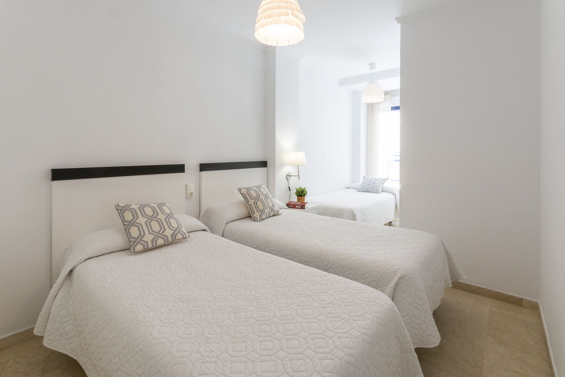 3 dormitorios, tabla de planchar con plancha, wifi gratis y ropa de cama
