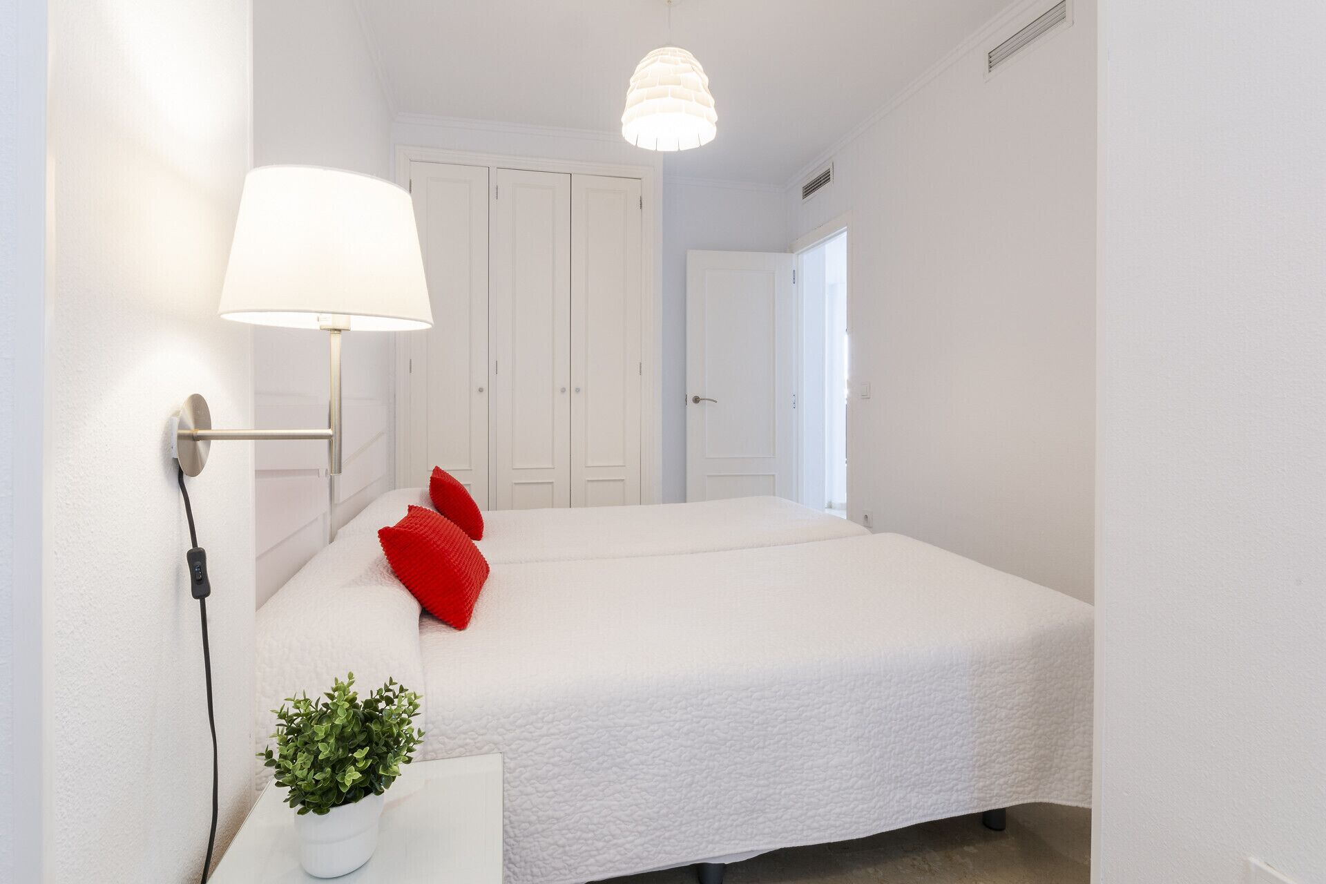 3 bedrooms, iron/ironing board, free WiFi, bed sheets