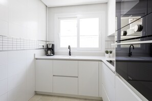 Køleskab, mikrobølgeovn, ovn, opvaskemaskine