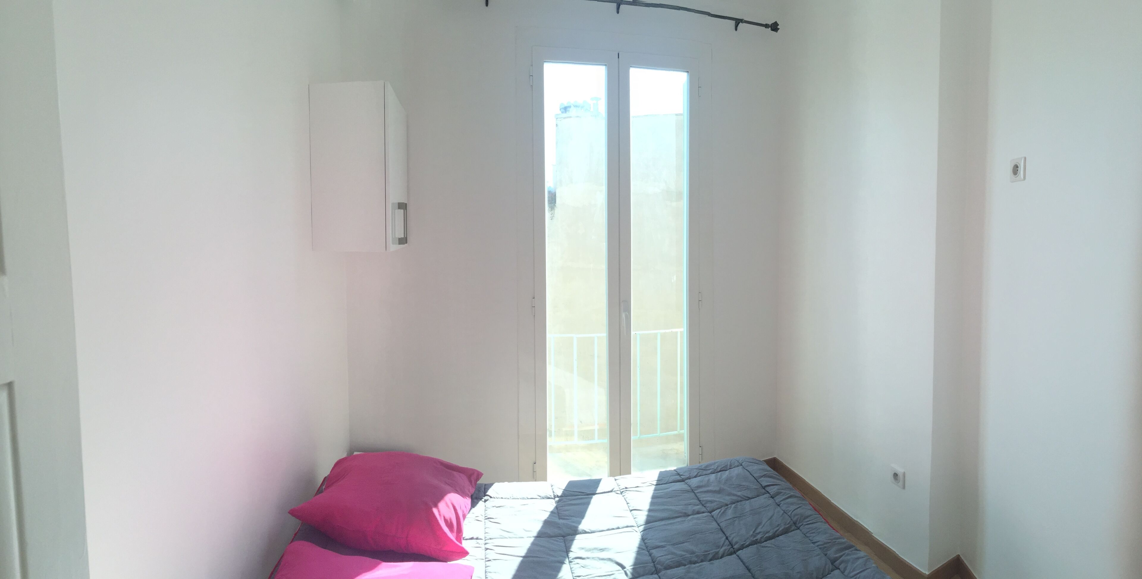 1 chambre, fer et planche à repasser, Wi-Fi, draps fournis