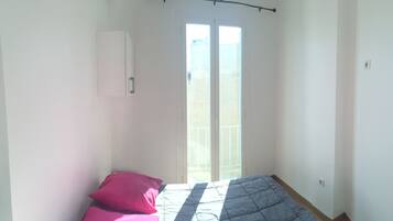 1 chambre, fer et planche Ă repasser, Wi-Fi, draps fournis