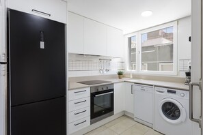 Refrigerador, microondas, horno y lavavajillas 
