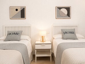 2 habitaciones, tabla de planchar con plancha y wifi gratis 