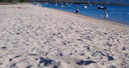 Fayruz Villa ist ein Luxus, 3 Schlafzimmer, 3 Badezimmer Haus liegt 150 Meter vom Strand entfernt