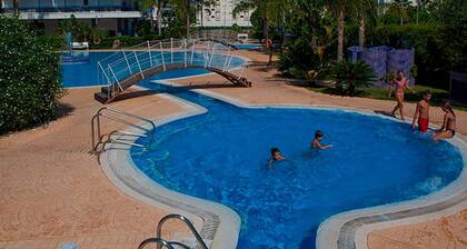 Condo with swimming pools / wifi / BBQ. Modern decoration - only families