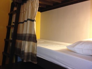Free WiFi, bed sheets