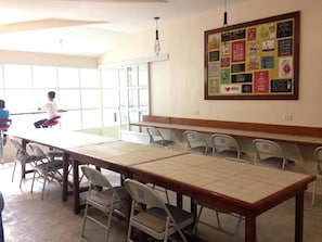 Breakfast, lunch, dinner served; local and international cuisine