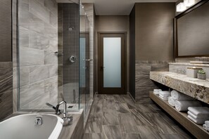 Studio Junior, 2 grands lits (View) | Salle de bain