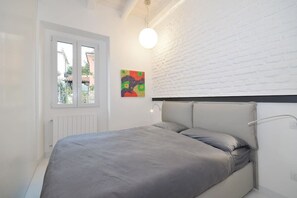 1 bedroom, in-room safe, iron/ironing board, WiFi - Trieste - Vegape The white apartmen (Trieste)