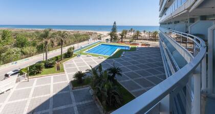 AG AIGUABLAVA 3-5 Huoneisto merin��köalalla muutaman askeleen päässä rannalta. Moderni sisustus!