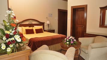 Premium bedding, minibar, in-room safe, desk