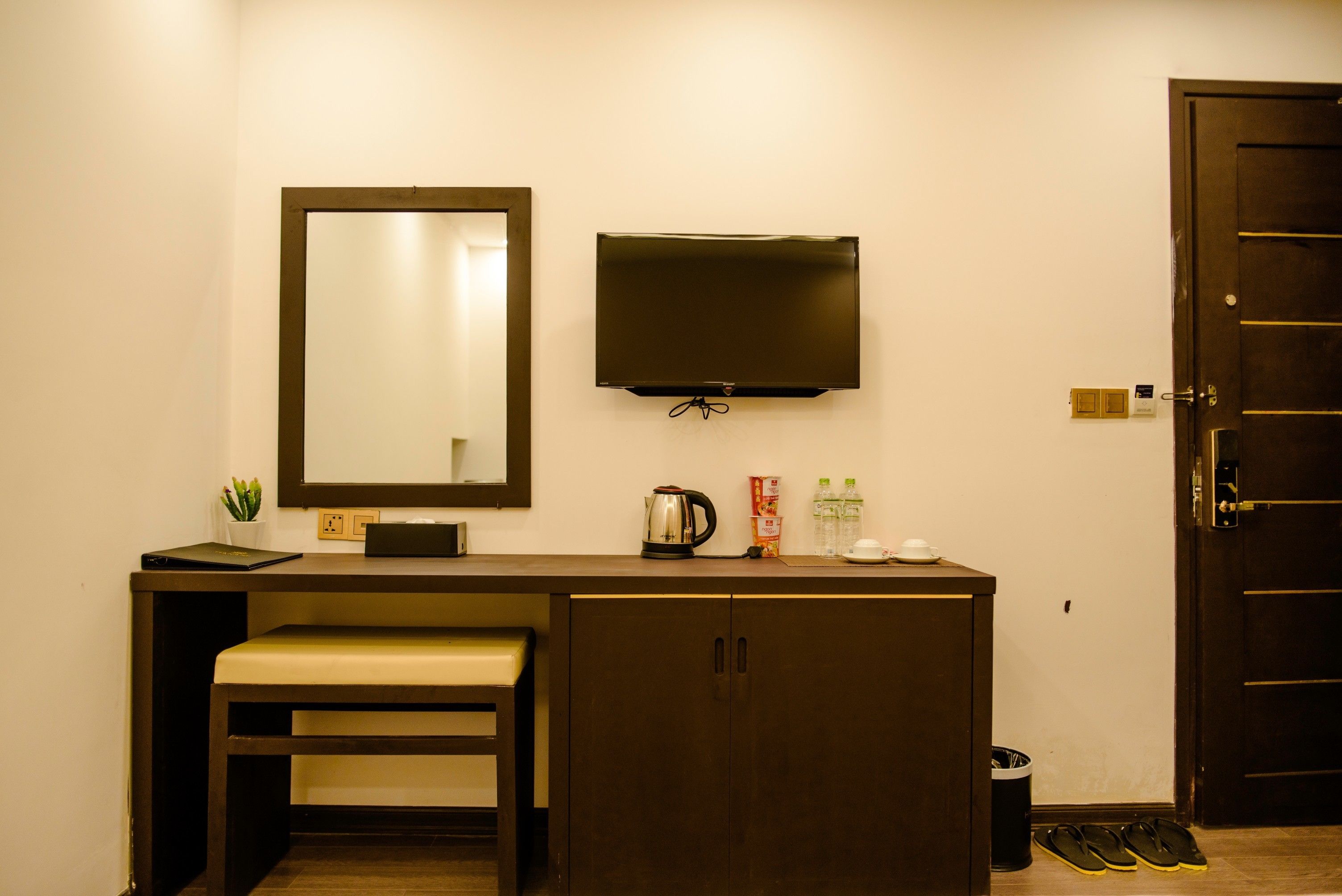 standard king room | room amenity