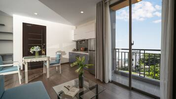 Apartamento, 1 quarto | Frigobar, cofres nos quartos, escrivaninha, quartos à prova de som