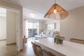 Interior - Apartment with modern decoration. Ideal for families. (Playa de Gandía)