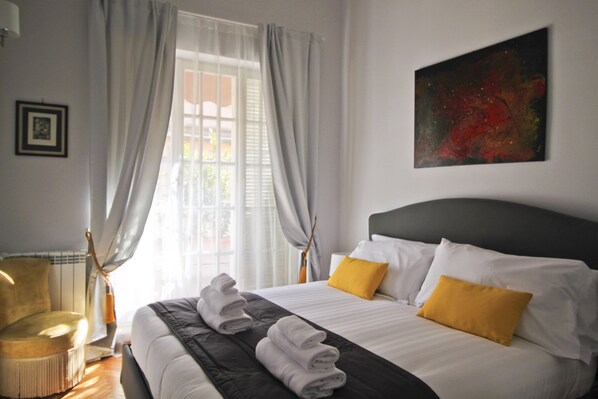 3 bedrooms, iron/ironing board, travel crib, free WiFi