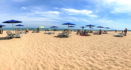 Fabuleux appartement de plage pour d'excellentes vacances. Vues Ă la mer.