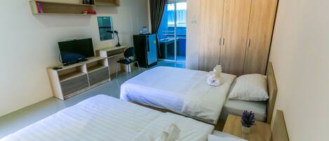 Tomannsrom – standard | Skrivebord, blendingsgardiner og wi-fi (inkludert)