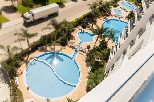 Bonito apartamento en el mejor complejo y familiar cerca de la playa. Piscina / Wifi / Gim / BBQ - alquiler solo familias