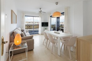 Interior - Beautiful condo in a gated and family complex close to the beach. Pool / Wifi / Gym / BBQ (Playa de Gandía)