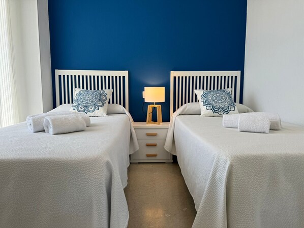 3 dormitorios, tabla de planchar con plancha, wifi gratis y ropa de cama