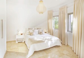 4 makuuhuonetta, silitysrauta/-lauta, Wi-Fi, vuodevaatteet