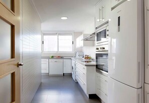 Fridge, microwave, oven, dishwasher
