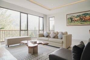 Family Villa, 6 Bedrooms | Living area | 32-inch TV with digital channels, DVD player - Magenta Hill View Villa 6 bedrooms with a private slide pool (Bandung)